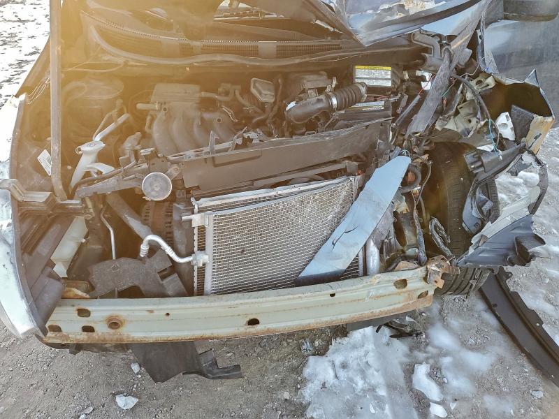 Фото 11 - NISSAN VERSA