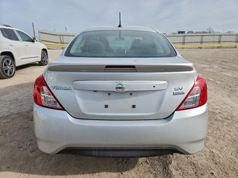 Фото 6 - NISSAN VERSA
