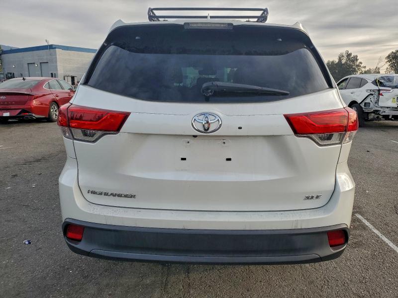 Фото 6 - TOYOTA HIGHLANDER