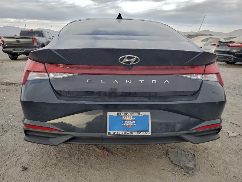 Фото 6 - HYUNDAI ELANTRA