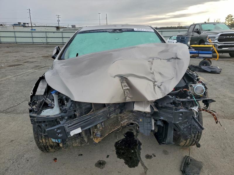 Фото 5 - HYUNDAI ELANTRA