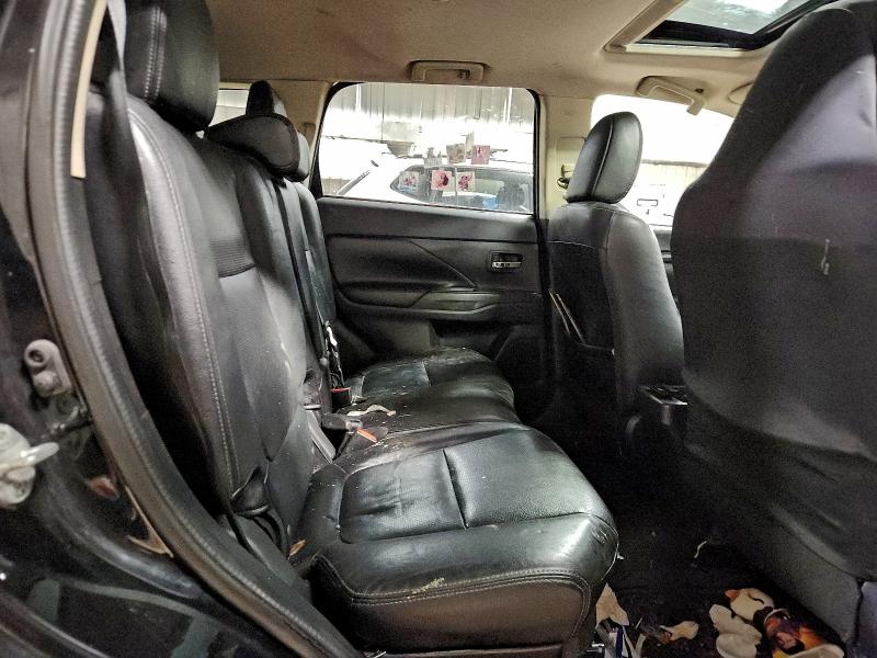 Фото 11 - MITSUBISHI OUTLANDER