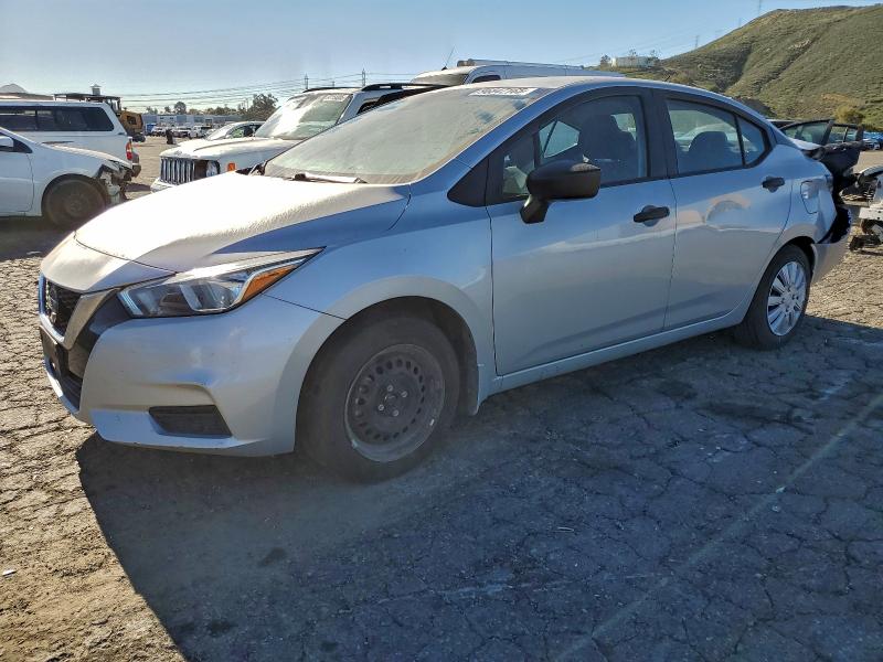 Фото 1 - NISSAN VERSA