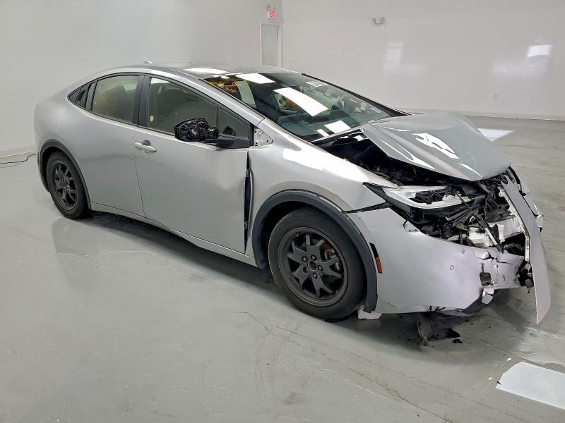 Фото 4 - TOYOTA PRIUS