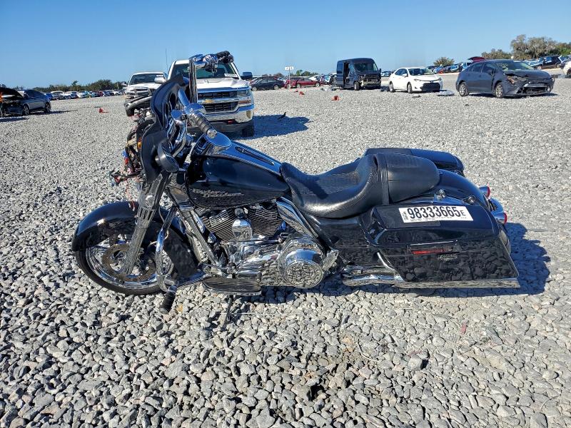 HARLEY-DAVIDSON FL 2013