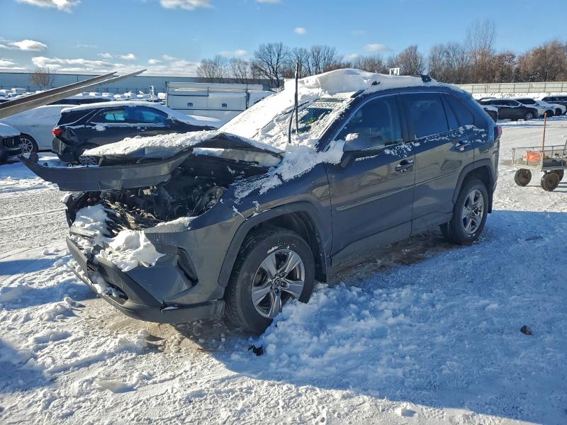 Фото 1 - TOYOTA RAV4