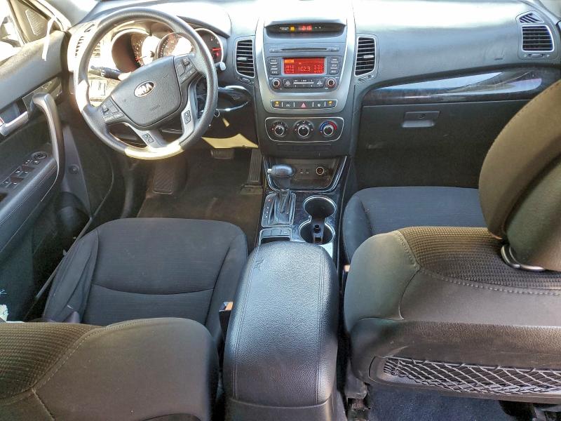 Фото 8 - KIA SORENTO