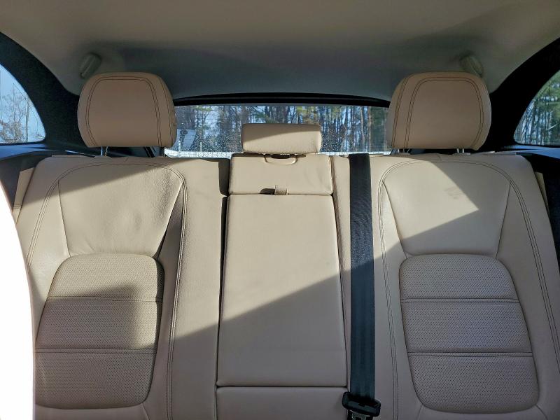 Фото 10 - JAGUAR F-PACE