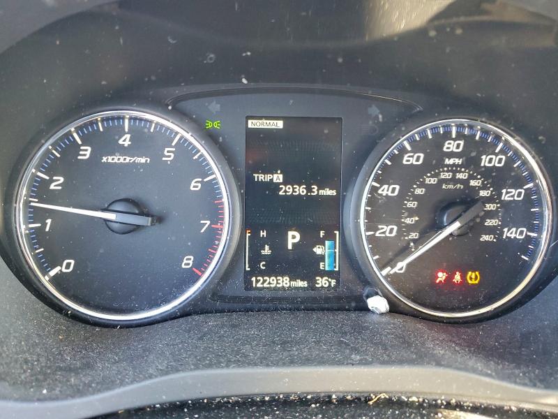 Фото 9 - MITSUBISHI OUTLANDER