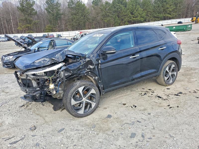 Фото 1 - HYUNDAI TUCSON