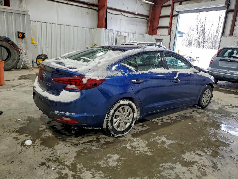 Фото 3 - HYUNDAI ELANTRA