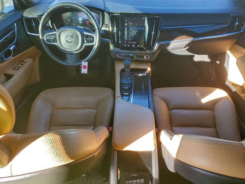 Фото 8 - VOLVO S90