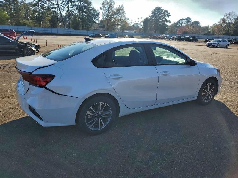 Фото 3 - KIA FORTE