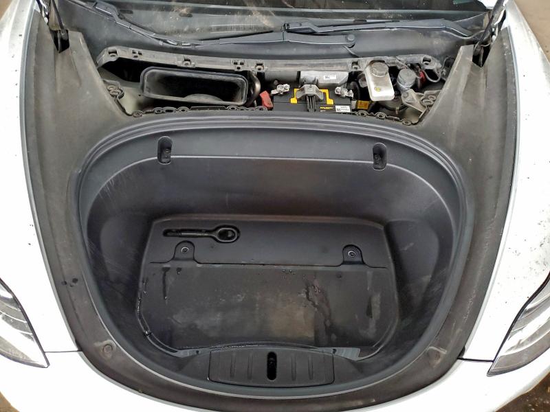 Фото 11 - TESLA MODEL 3