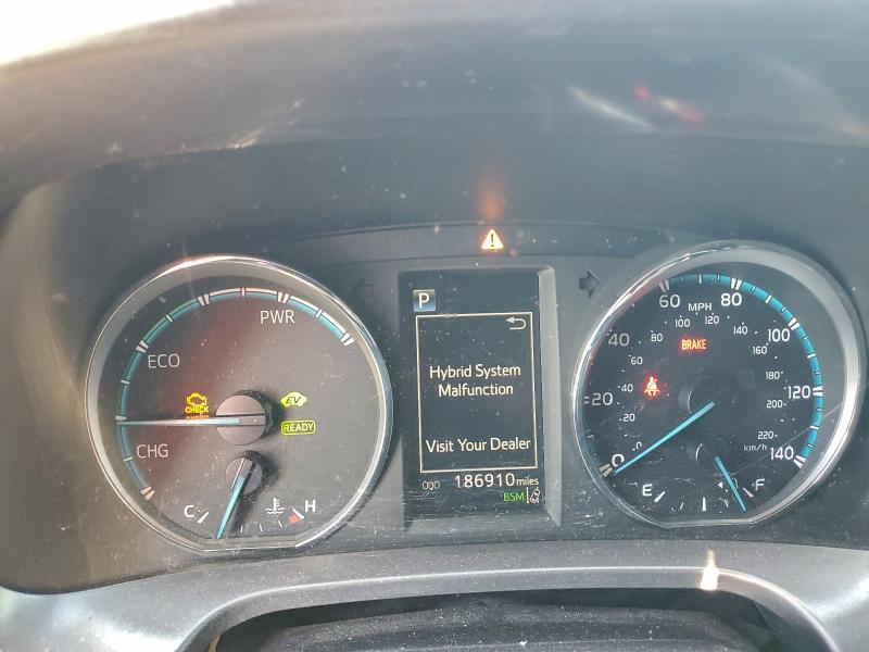 Фото 9 - TOYOTA RAV4