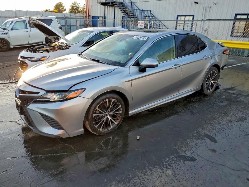 Фото 1 - TOYOTA CAMRY