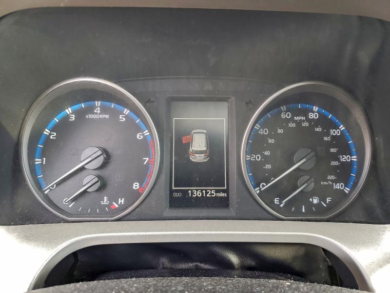 Фото 9 - TOYOTA RAV4