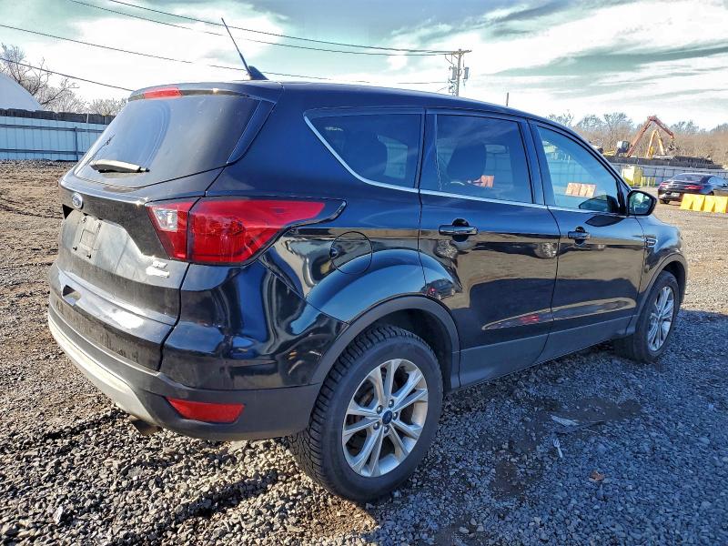 Фото 3 - FORD ESCAPE