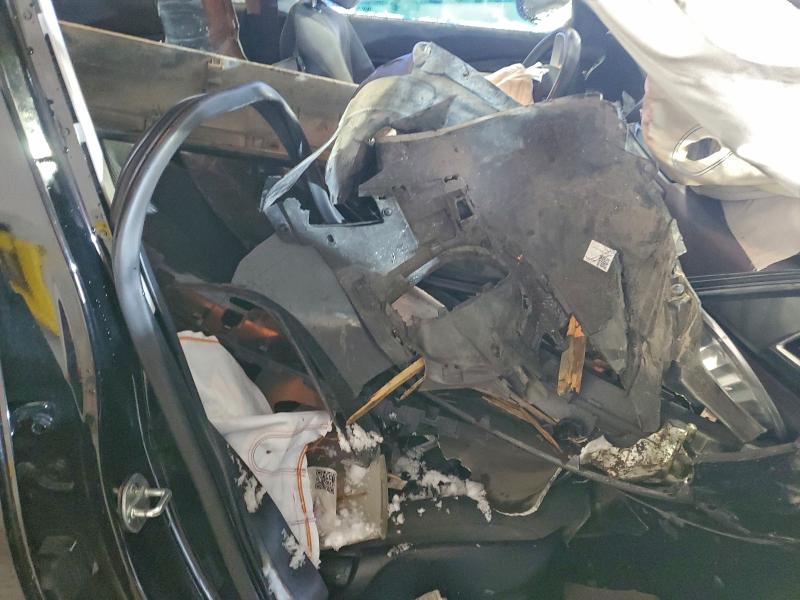 Фото 13 - KIA SELTOS