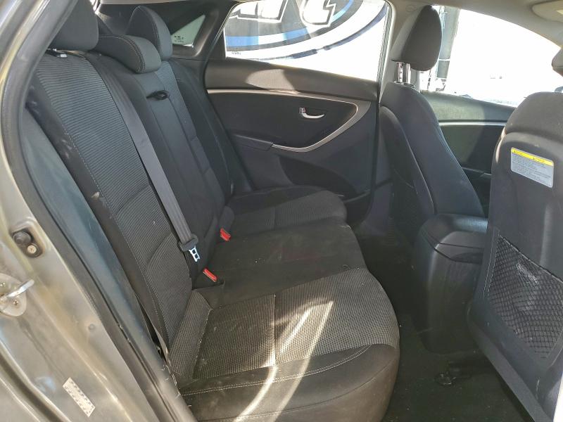 Фото 10 - HYUNDAI ELANTRA