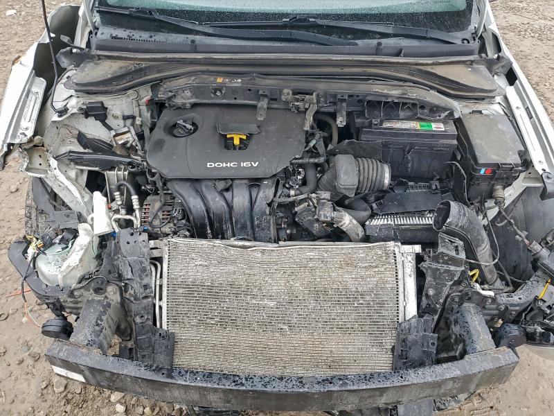 Фото 11 - HYUNDAI ELANTRA