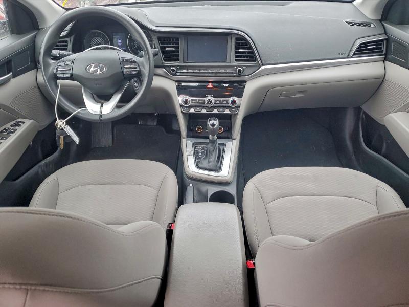 Фото 8 - HYUNDAI ELANTRA