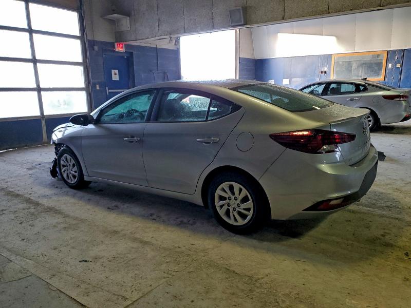 Фото 2 - HYUNDAI ELANTRA