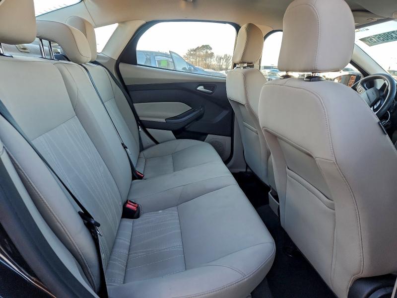 Фото 10 - FORD FOCUS