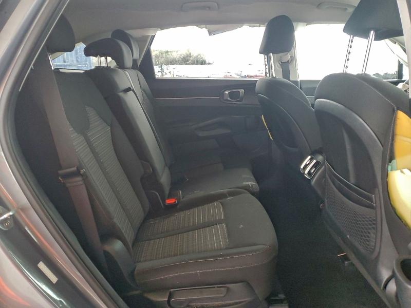 Фото 11 - KIA SORENTO