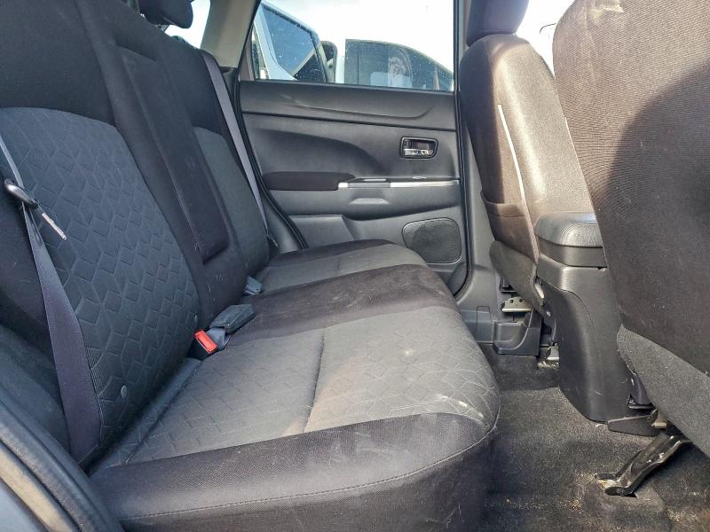 Фото 11 - MITSUBISHI OUTLANDER