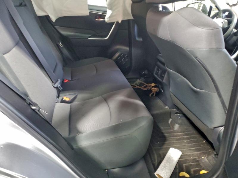 Фото 10 - TOYOTA RAV4