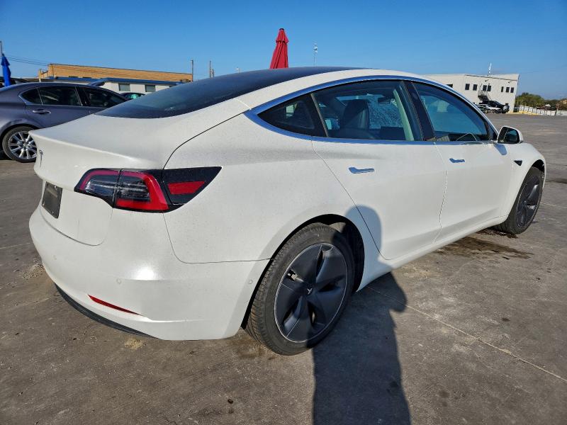 Фото 3 - TESLA MODEL 3