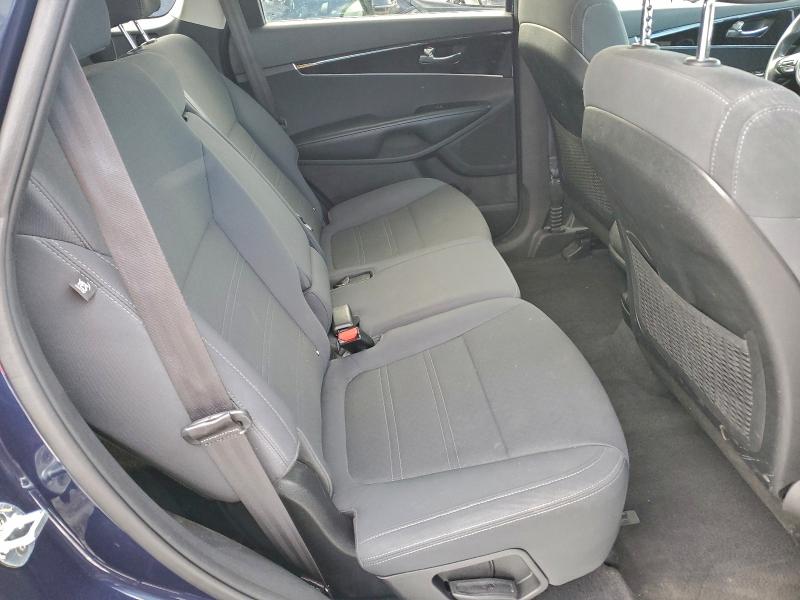 Фото 11 - KIA SORENTO