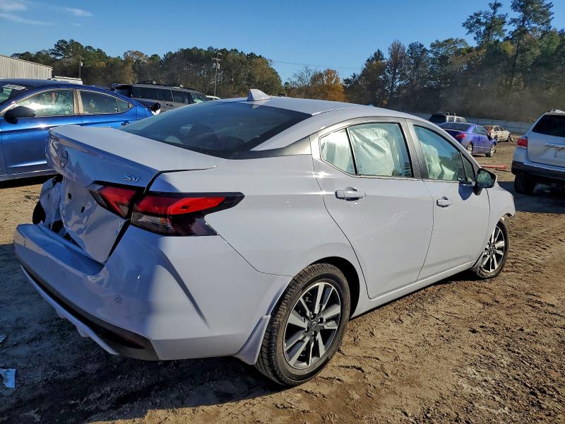 Фото 3 - NISSAN VERSA