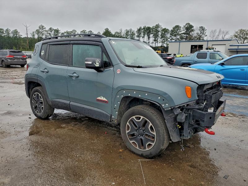 Фото 4 - JEEP RENEGADE