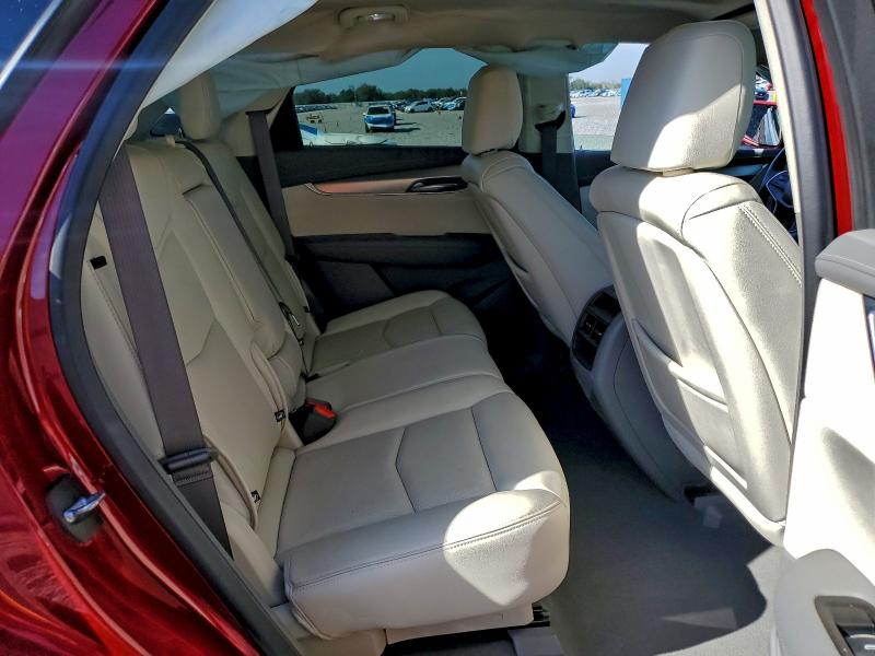 Фото 10 - CADILLAC XT5