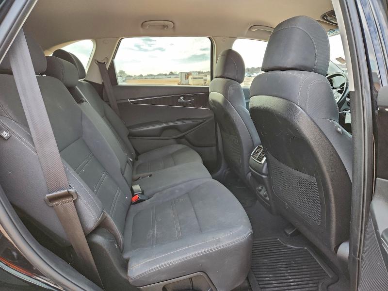 Фото 11 - KIA SORENTO