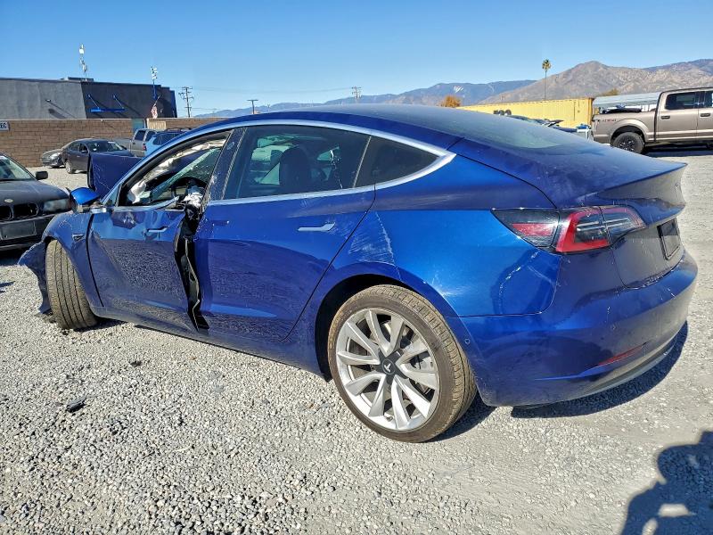 Фото 2 - TESLA MODEL 3