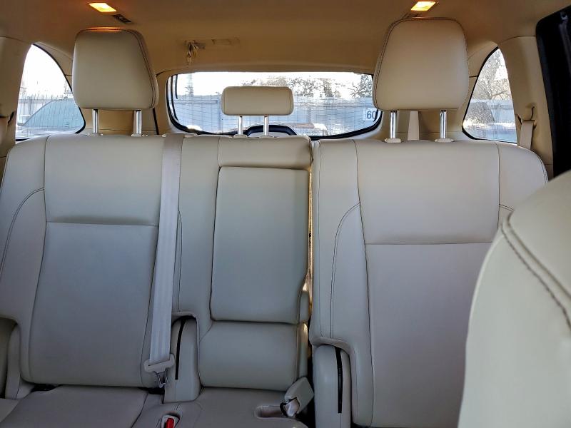 Фото 10 - TOYOTA HIGHLANDER