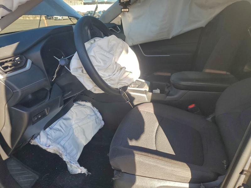 Фото 7 - TOYOTA RAV4