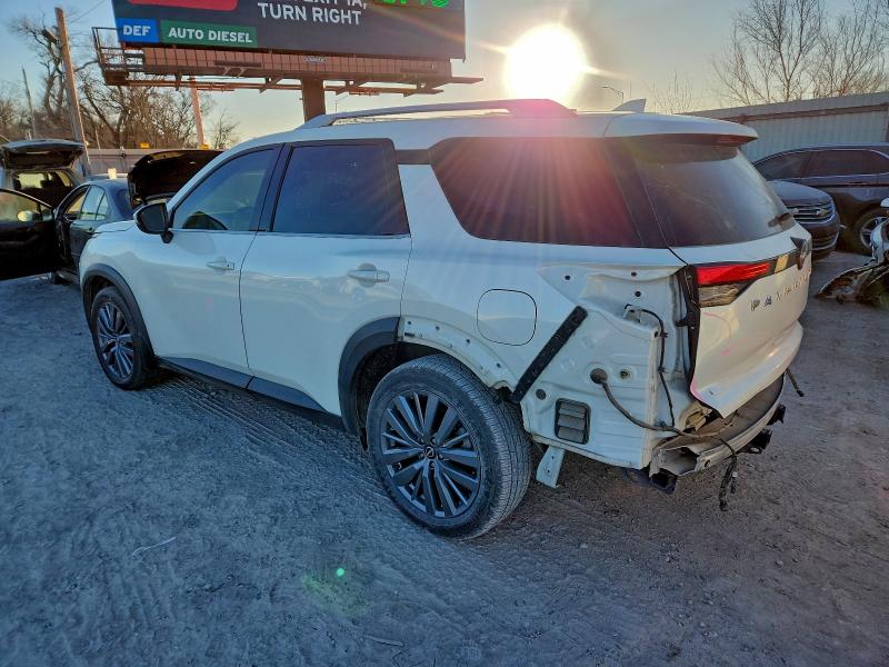 Фото 2 - NISSAN PATHFINDER