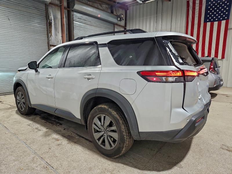 Фото 2 - NISSAN PATHFINDER