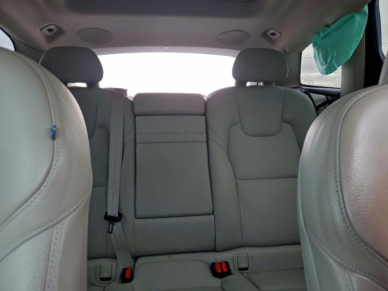 Фото 10 - VOLVO XC60