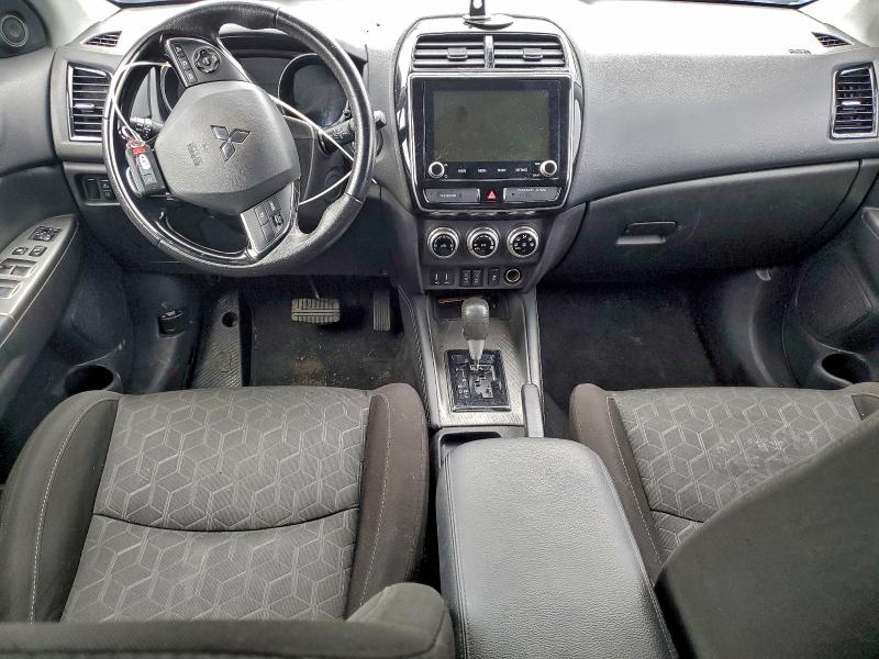 Фото 8 - MITSUBISHI OUTLANDER