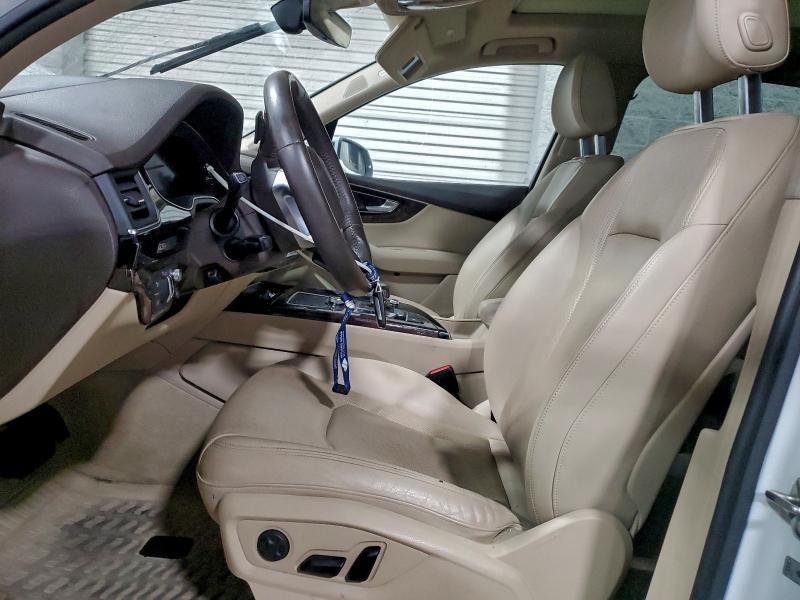 Фото 7 - AUDI Q7