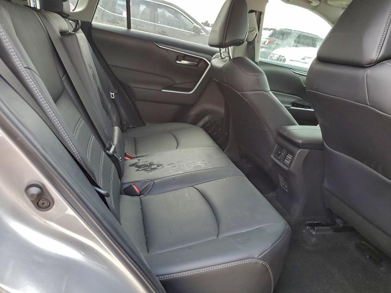 Фото 11 - TOYOTA RAV4