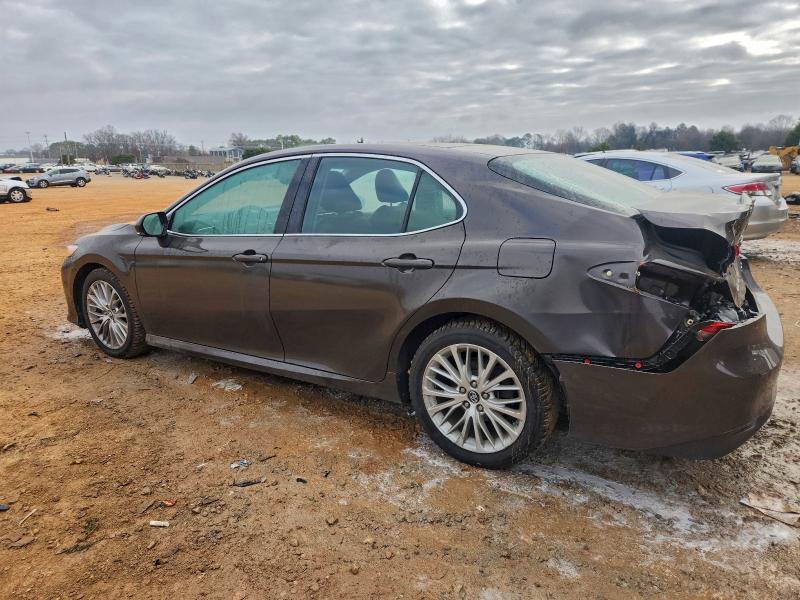 Фото 2 - TOYOTA CAMRY