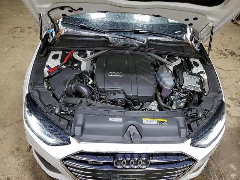 Фото 11 - AUDI A4