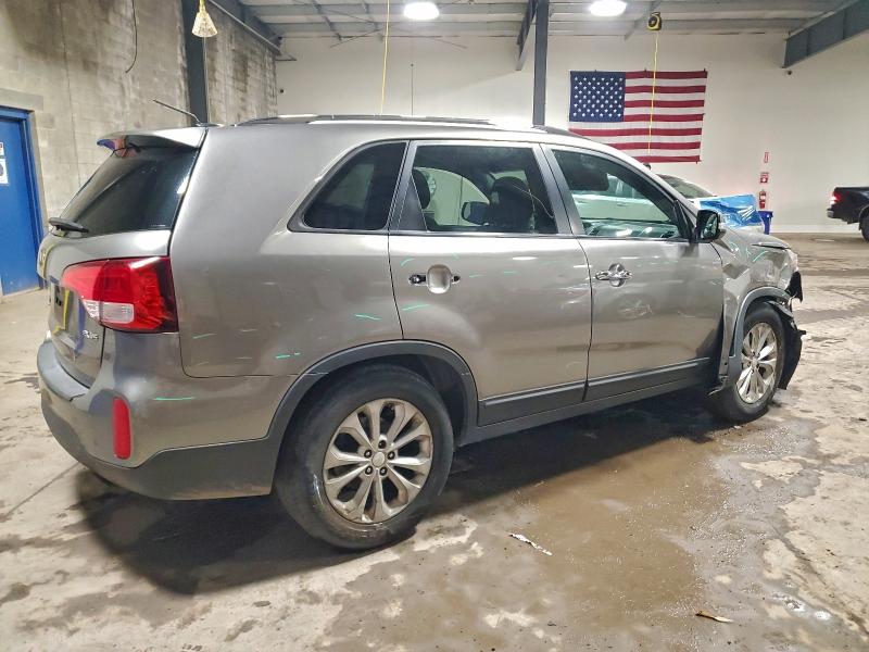 Фото 3 - KIA SORENTO