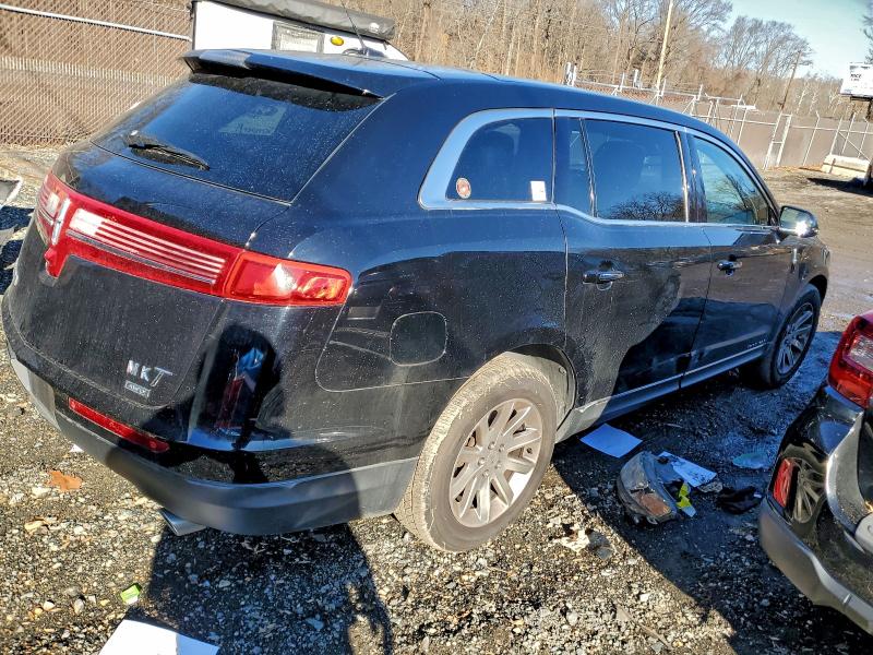 Фото 3 - LINCOLN MKT